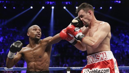 开云体育官方入口-费城76人“新英雄”恩比德，带队再创佳绩！，费城76人队最新阵容